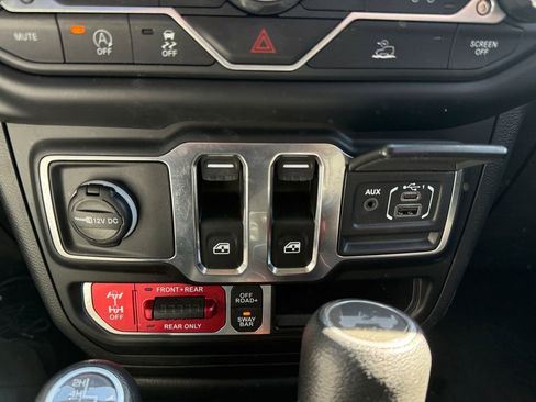 Used 2023 Jeep Wrangler Rubicon image 34