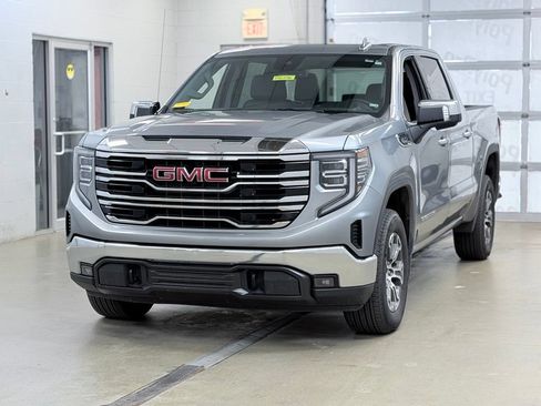 Used 2026 GMC Sierra 1500 SLT AWD/4WD image 3