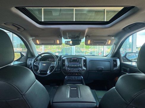 Used 2017 Chevrolet Silverado 1500 High Country AWD/4WD image 9