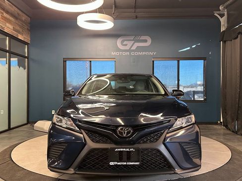 Used 2019 Toyota Camry SE image 8