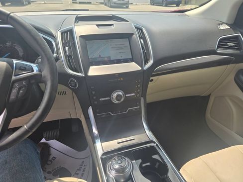 Used 2020 Ford Edge Titanium FWD image 9