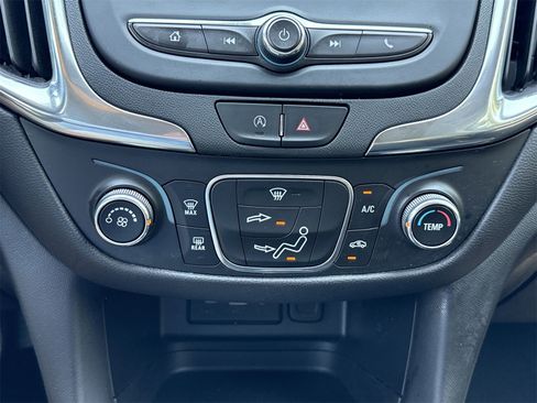 Used 2023 Chevrolet Equinox LT image 23