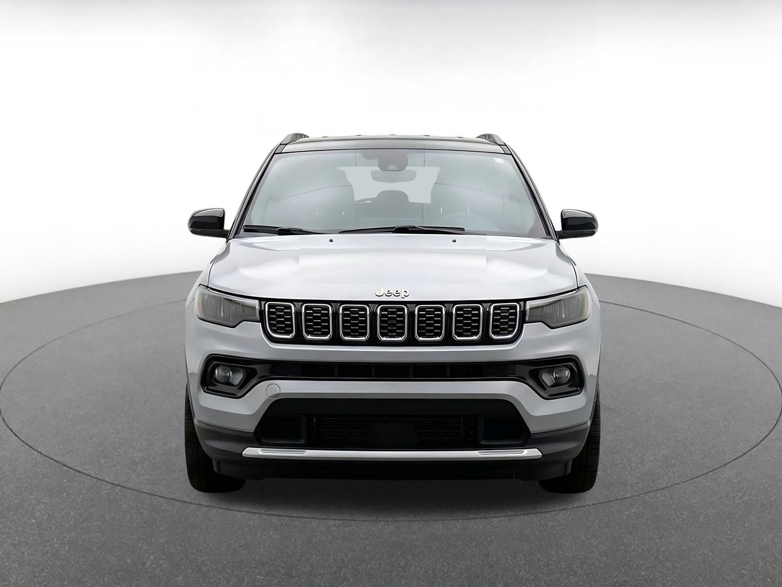 Used 2025 Jeep Compass Limited AWD/4WD image 2