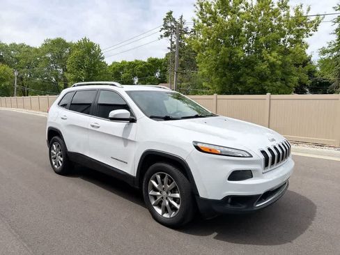 Used 2018 Jeep Cherokee Limited AWD/4WD image 15