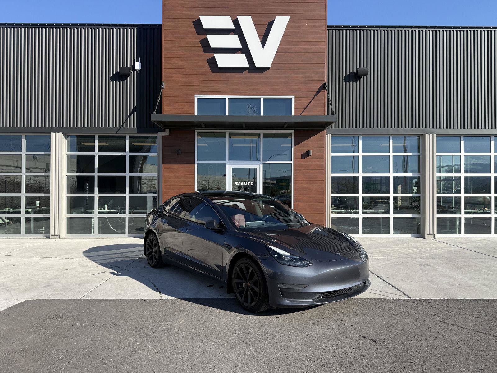 Used 2023 Tesla Model 3 Standard Range RWD image 1