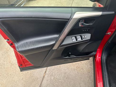 Used 2015 Toyota RAV4 Limited image 11