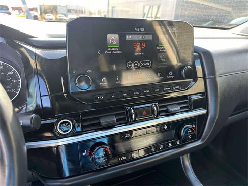 Certified 2023 Nissan Pathfinder SL w/ Lighting Package (N92) image 29