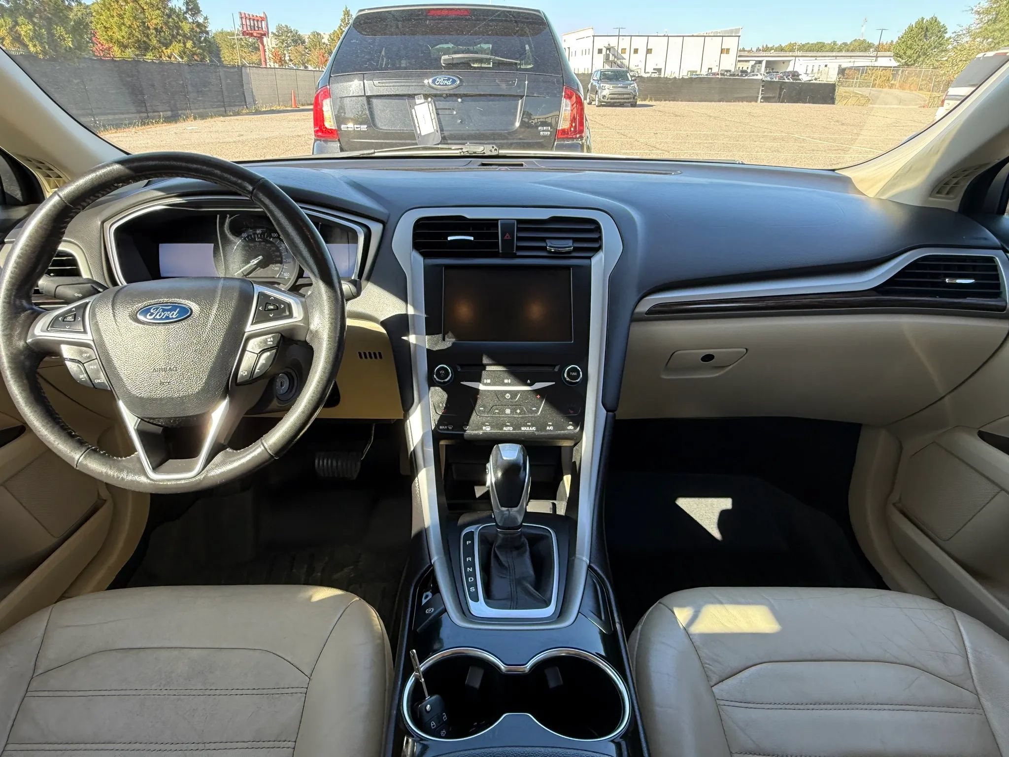 Used 2014 Ford Fusion SE w/ Equipment Group 202A FWD image 3