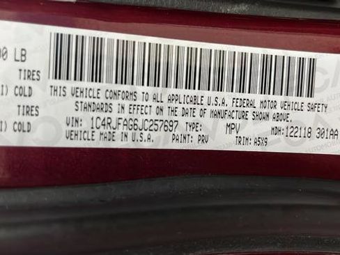 Used 2018 Jeep Grand Cherokee Laredo AWD/4WD image 27