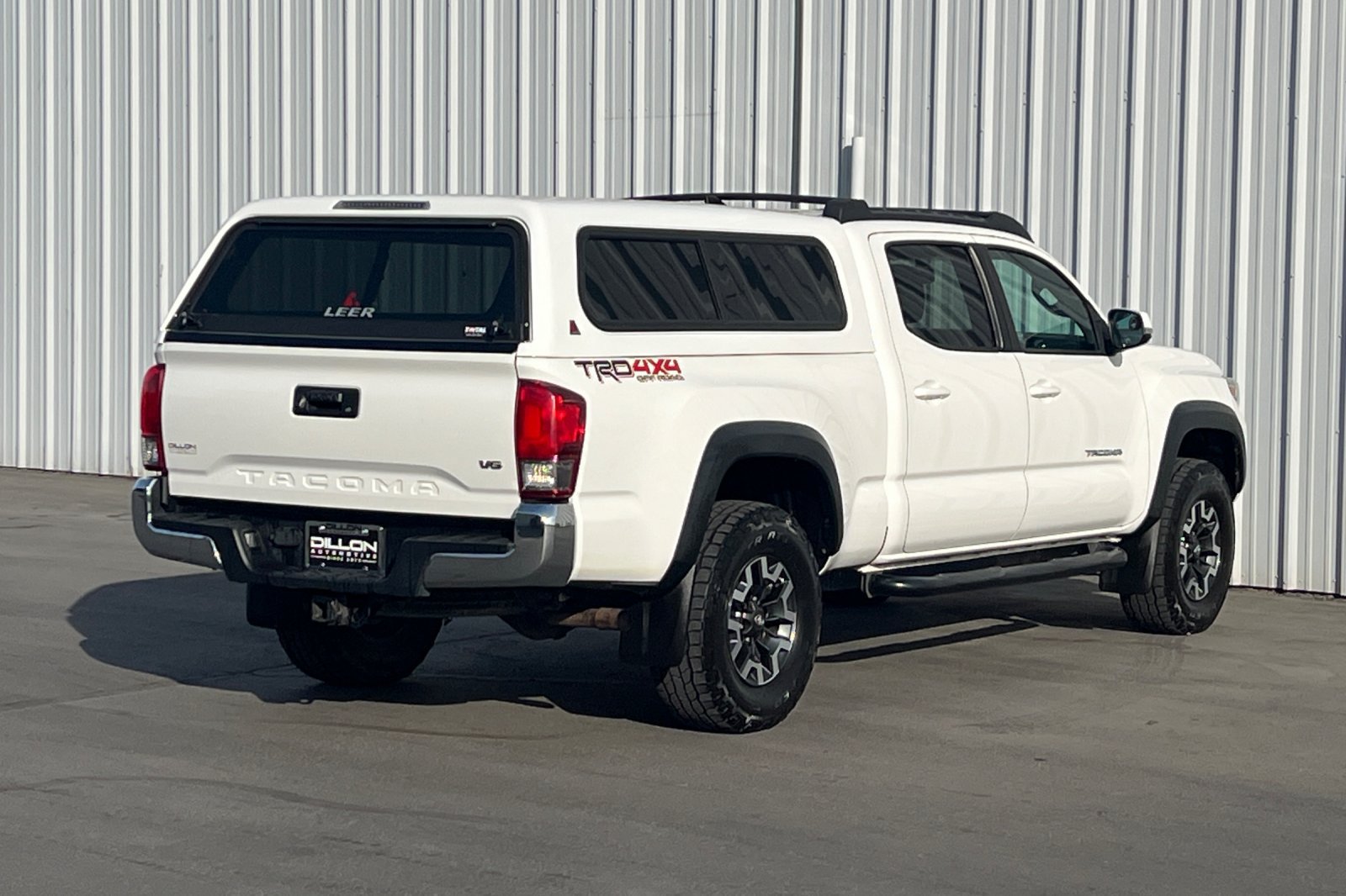 Used 2017 Toyota Tacoma TRD Off-Road w/ Tow Package AWD/4WD image 7
