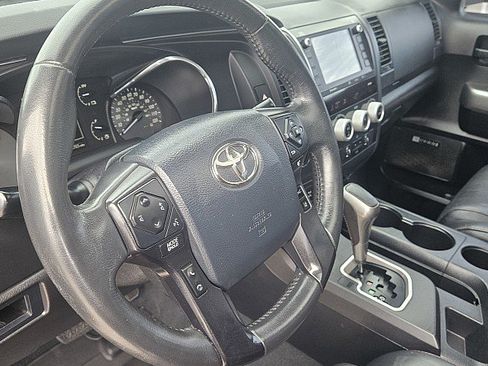 Used 2020 Toyota Sequoia TRD Pro AWD/4WD image 18