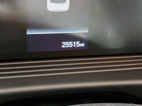 Used 2025 Hyundai Venue SEL FWD image 19