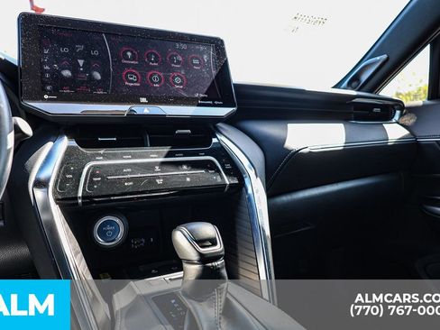 Used 2022 Toyota Venza Limited AWD/4WD image 40