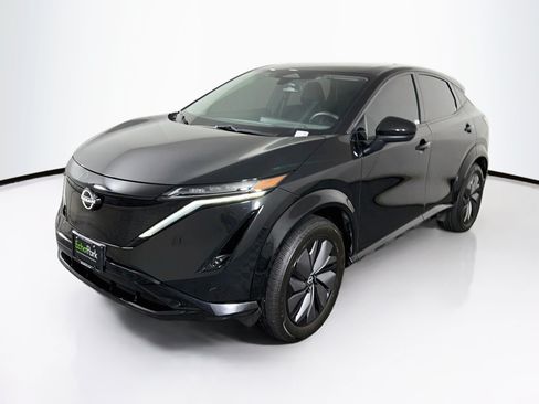 Used 2024 Nissan Ariya AWD image 3