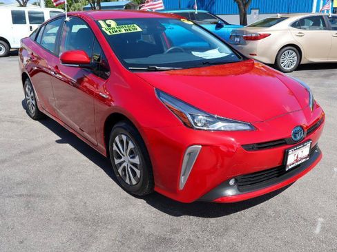 Used 2019 Toyota Prius LE w/ Carpet Mat Package AWD/4WD image 8