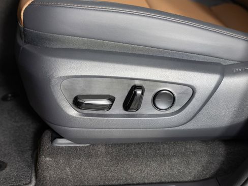 Used 2026 Lexus GX 550 image 16