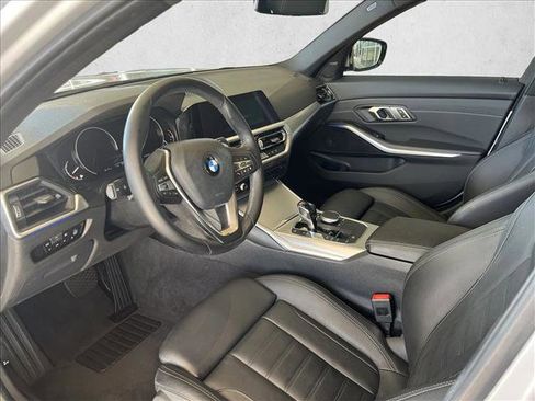 Used 2019 BMW 330i Sedan w/ Convenience Package RWD image 9