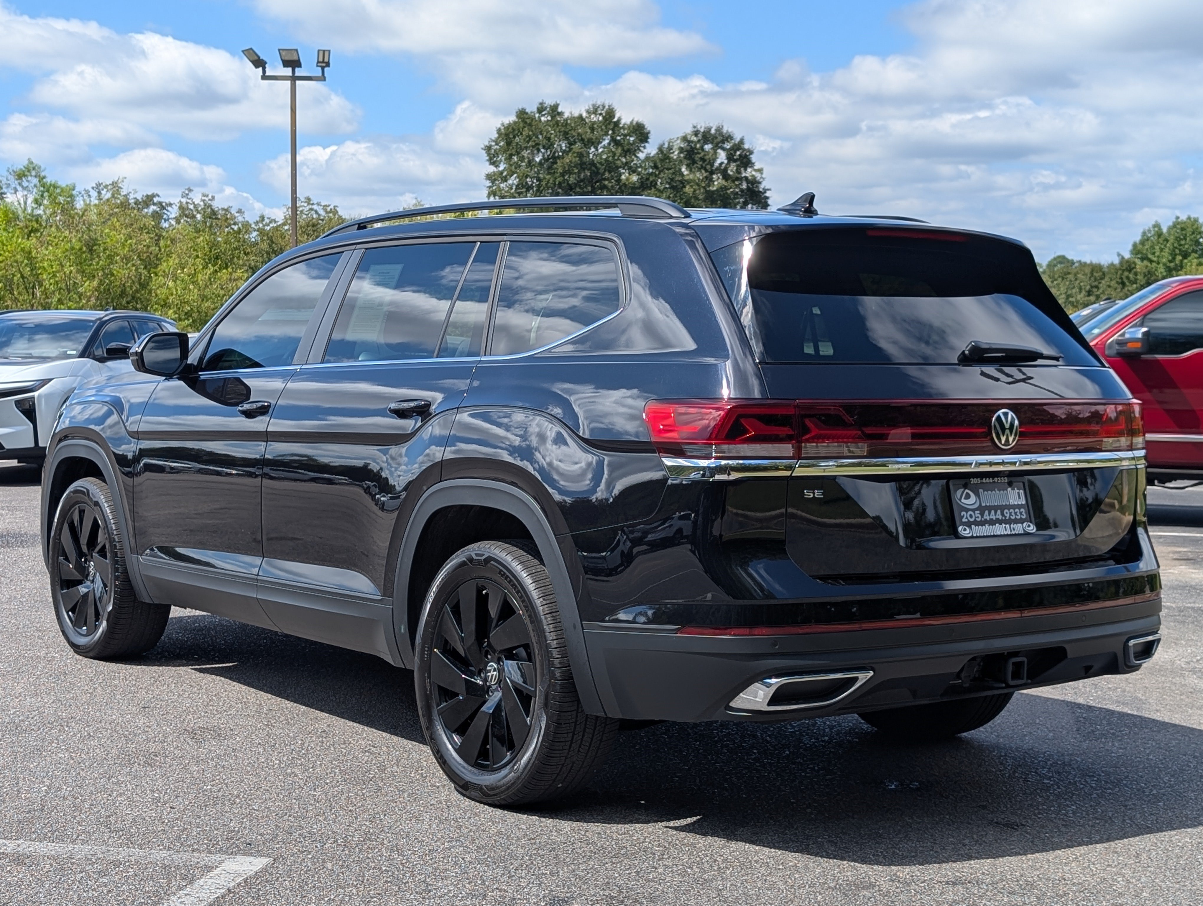 Used 2026 Volkswagen Atlas SE FWD image 7