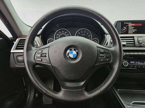 Used 2017 BMW 320i xDrive Sedan AWD/4WD image 12