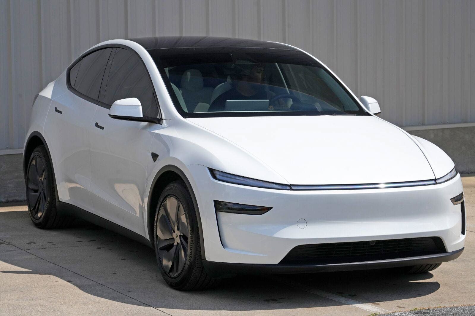 Used 2026 Tesla Model Y Long Range AWD/4WD image 61