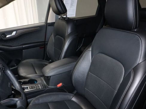 Certified 2020 Ford Escape Titanium AWD/4WD image 27