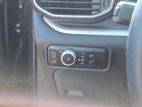 Used 2023 Ford Explorer XLT w/ Equipment Group 202A AWD/4WD image 15