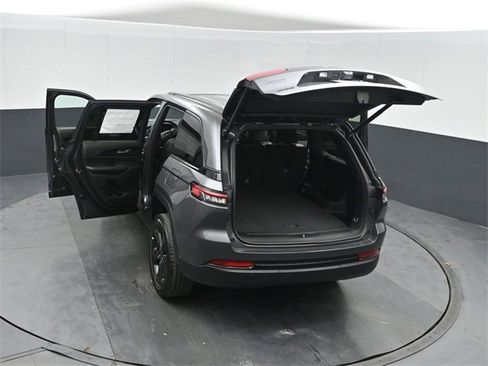 New 2025 Jeep Grand Cherokee Altitude image 50