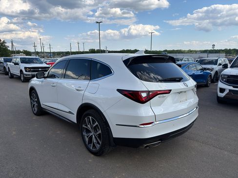Used 2022 Acura MDX SH-AWD w/ Technology Package image 2