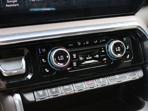 Used 2024 GMC Sierra 2500 Denali w/ Denali Reserve Package image 26