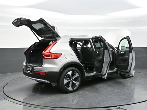 Used 2025 Volvo XC40 B5 Plus AWD/4WD image 44