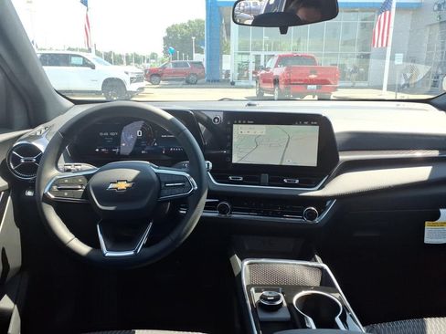 New 2026 Chevrolet Equinox LT AWD/4WD image 12