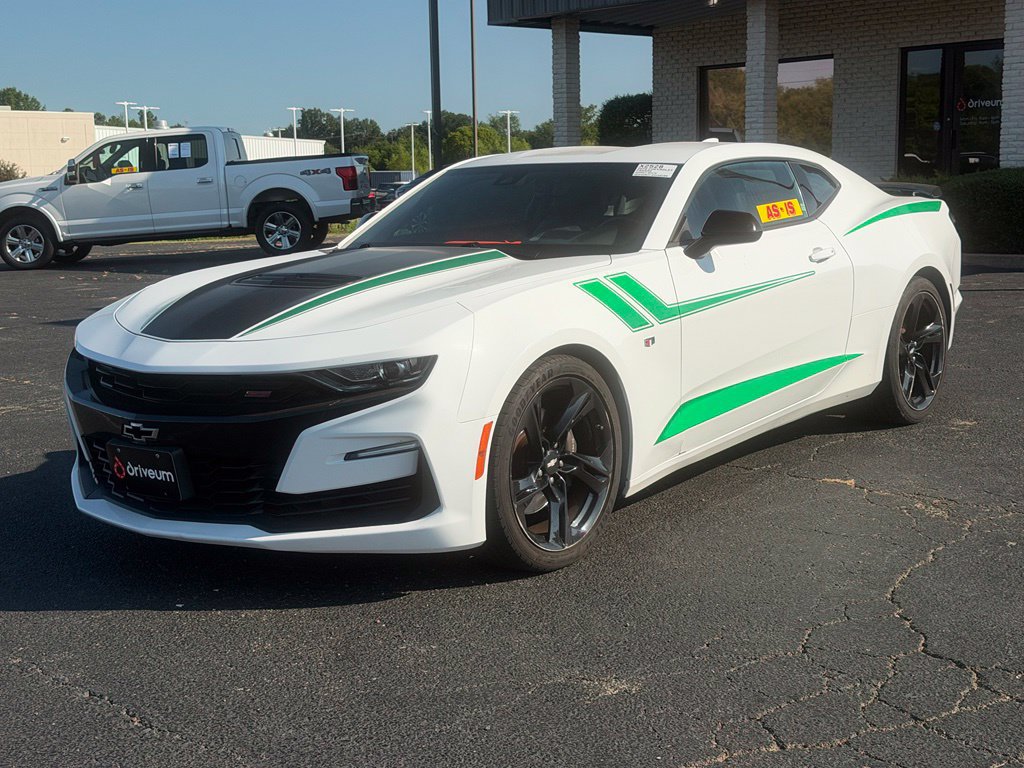Used 2019 Chevrolet Camaro SS w/ Black Appearance Package RWD image 3