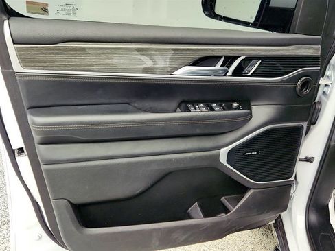 Used 2022 Jeep Wagoneer Series II w/ Convenience Group I image 11