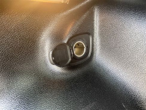 Used 2021 Jeep Cherokee Latitude Plus image 49