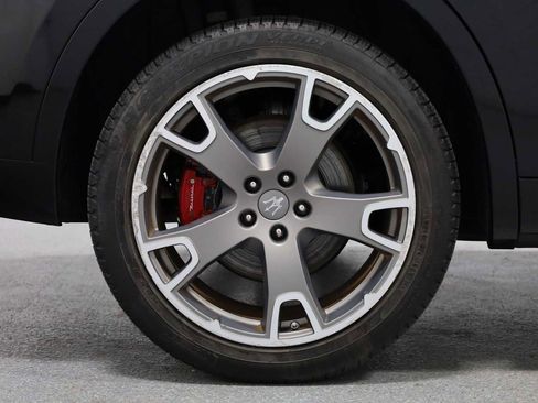 Used 2017 Maserati Levante S image 38