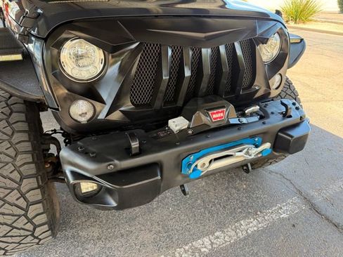 Used 2017 Jeep Wrangler Unlimited Rubicon w/ Max Tow Package AWD/4WD image 26