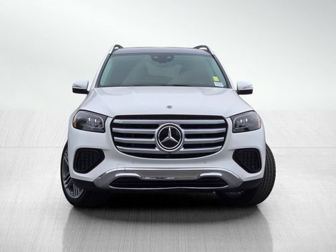 Used 2024 Mercedes-Benz GLS 450 4MATIC image 2