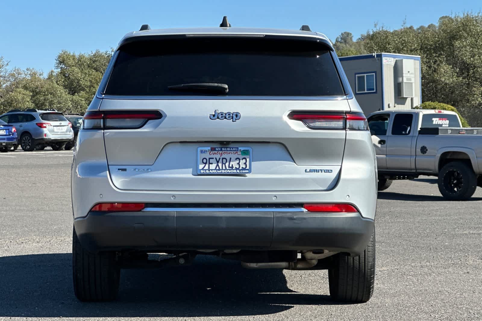 Used 2023 Jeep Grand Cherokee L Limited AWD/4WD image 4
