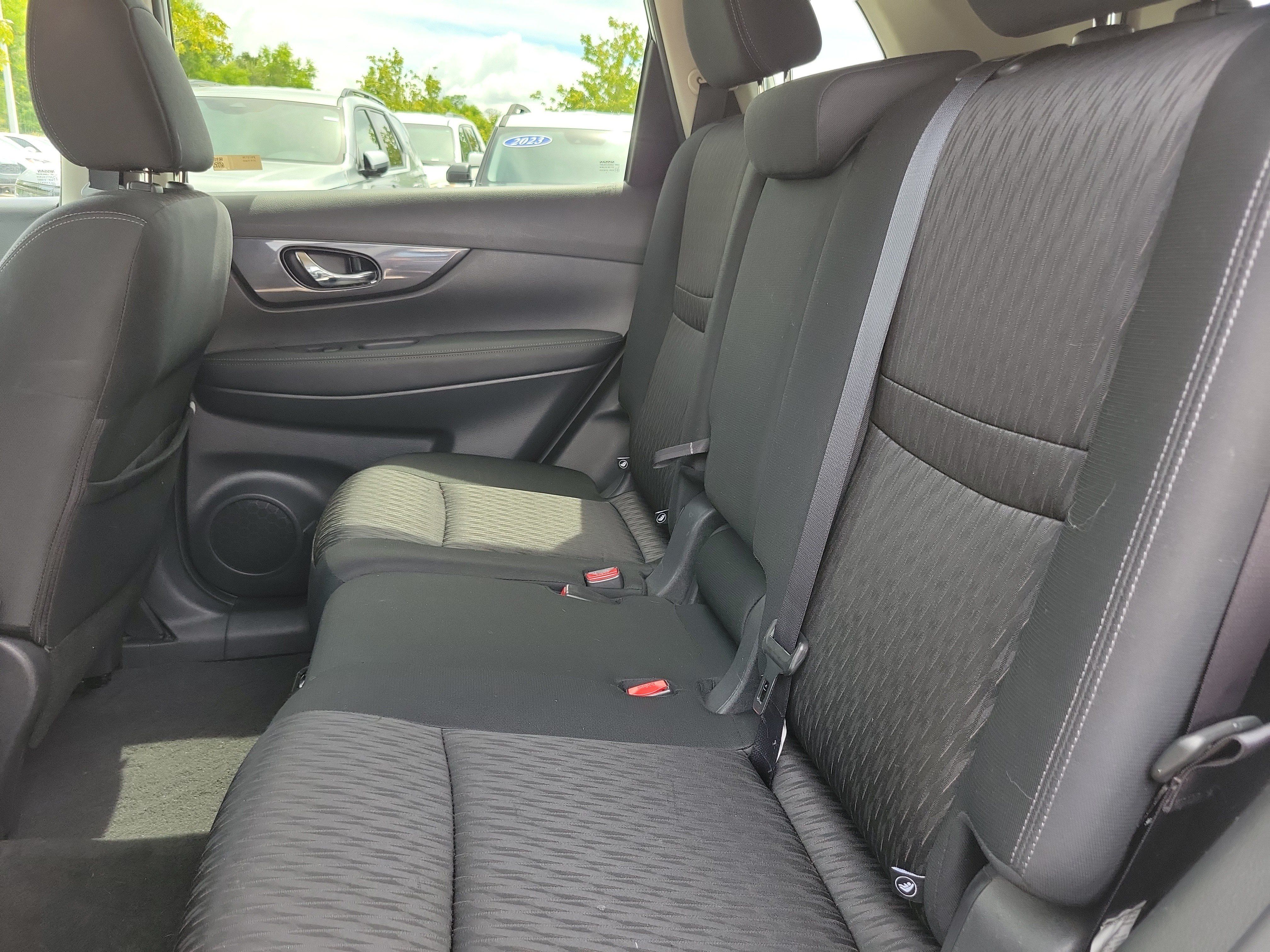 Used 2018 Nissan Rogue SV AWD/4WD image 17