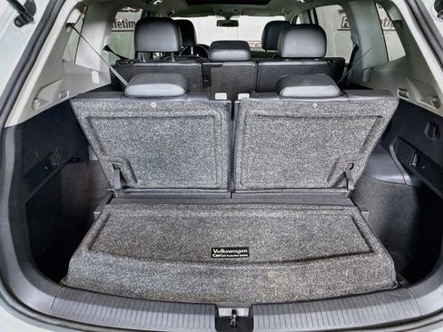 Used 2018 Volkswagen Tiguan SE w/ Panoramic Sunroof Package AWD/4WD image 28