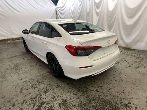 Used 2023 Honda Civic Sport image 8