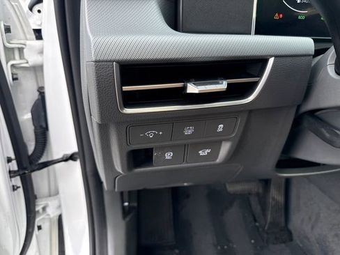 Used 2025 Hyundai Sonata Limited image 16