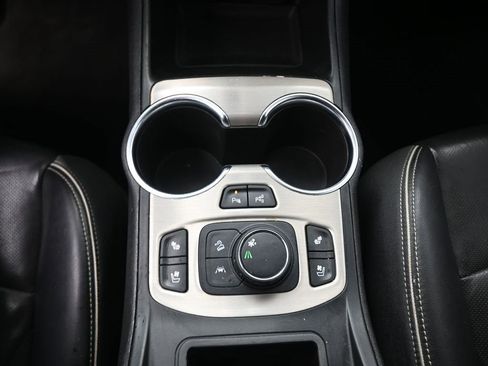 Used 2018 GMC Terrain Denali w/ Advanced Safety Package image 3