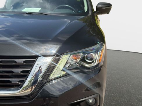 Used 2020 Nissan Pathfinder Platinum AWD/4WD image 13