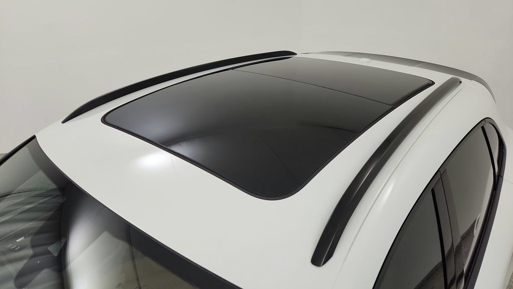 Used 2022 Porsche Macan AWD/4WD image 18