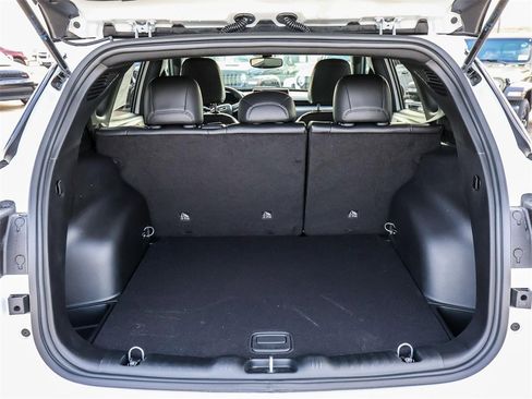 New 2026 Jeep Compass Latitude image 11