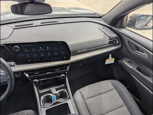 New 2026 Chevrolet Traverse LT w/ LPO, Floor Liner Package FWD image 19