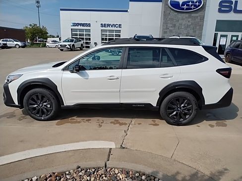 Used 2025 Subaru Outback Onyx Edition XT image 11