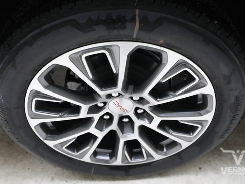 New 2026 GMC Yukon Denali w/ Sun & Power Step Package AWD/4WD image 31