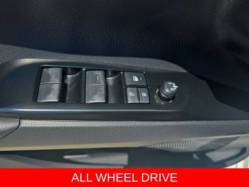Used 2025 Toyota Camry LE AWD/4WD image 28